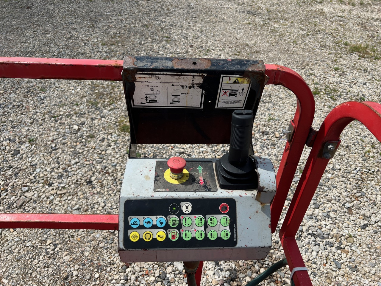 HAULOTTE H12SXL - Scissor lift: picture 4 HAULOTTE H12SXL - Scissor lift: picture 4