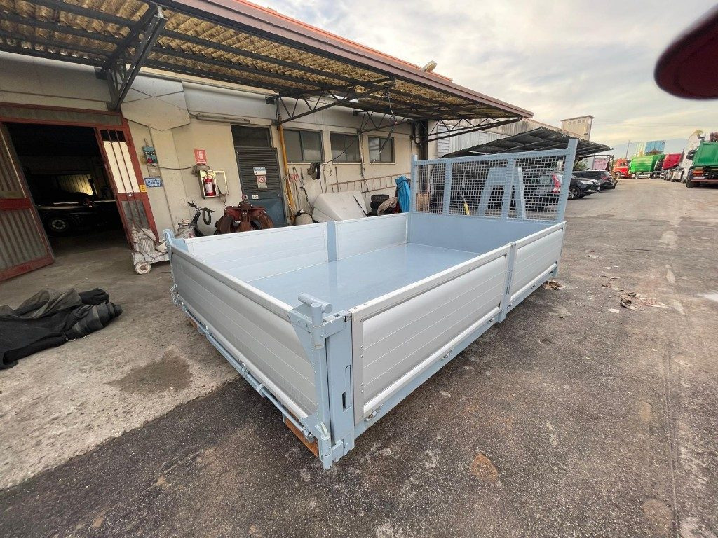 CONTAINER SCARRABILE NUOVO A PIANALE CON SPONDE - Roll-off container: picture 4 CONTAINER SCARRABILE NUOVO A PIANALE CON SPONDE - Roll-off container: picture 4