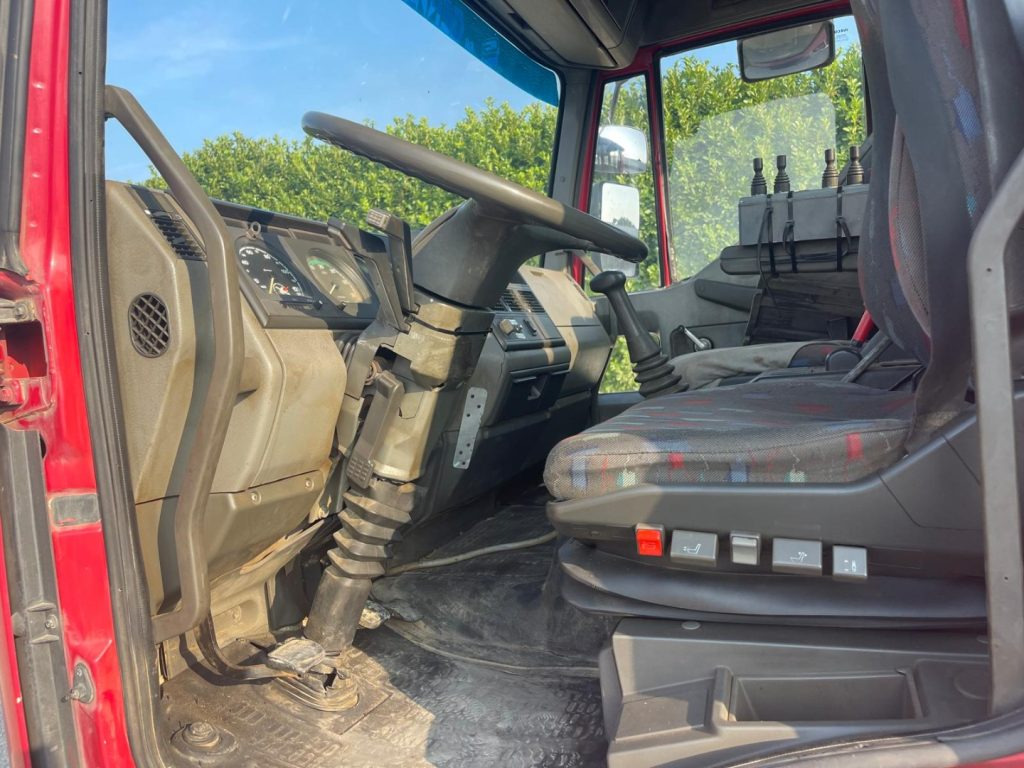 FIAT IVECO EUROCARGO 150E23 - Hook lift truck: picture 3 FIAT IVECO EUROCARGO 150E23 - Hook lift truck: picture 3