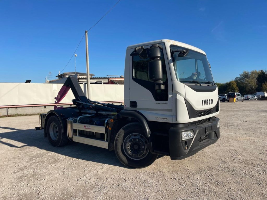 IVECO EUROCARGO 180E25 CON SCARRABILE NUOVO - Hook lift truck: picture 2 IVECO EUROCARGO 180E25 CON SCARRABILE NUOVO - Hook lift truck: picture 2