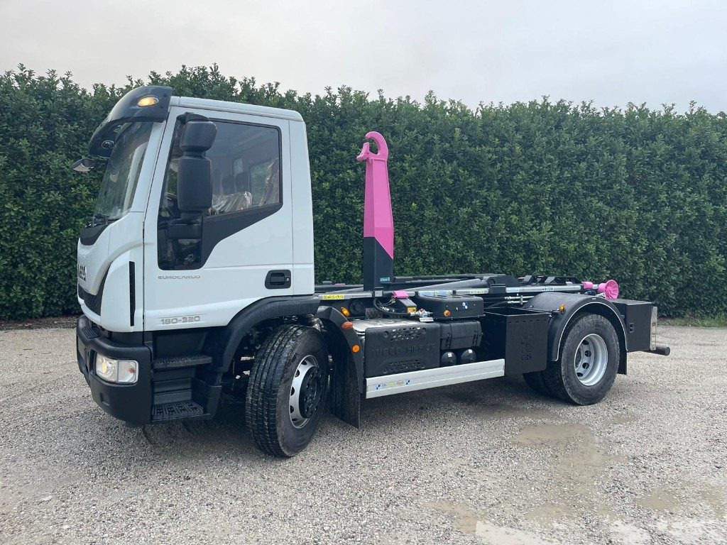 IVECO EUROCARGO 180K32 SCARRABILE NUOVO - Hook lift truck: picture 2 IVECO EUROCARGO 180K32 SCARRABILE NUOVO - Hook lift truck: picture 2
