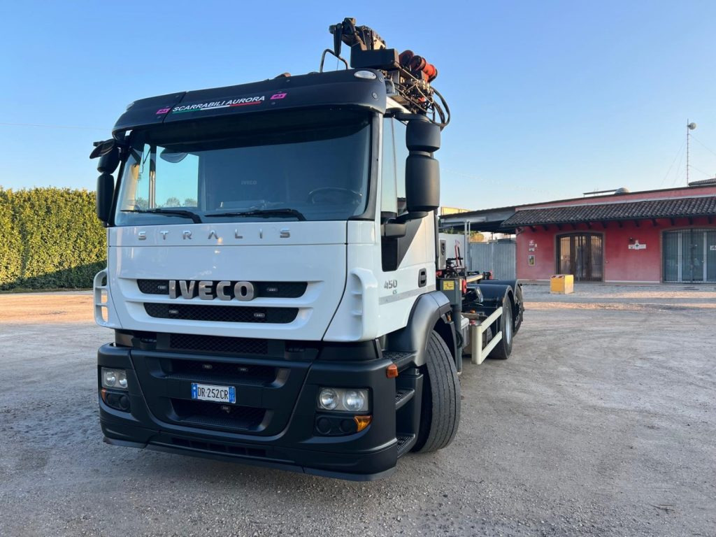 IVECO STRALIS 260E45 SCARRABILE - Hook lift truck, Crane truck: picture 2 IVECO STRALIS 260E45 SCARRABILE - Hook lift truck, Crane truck: picture 2