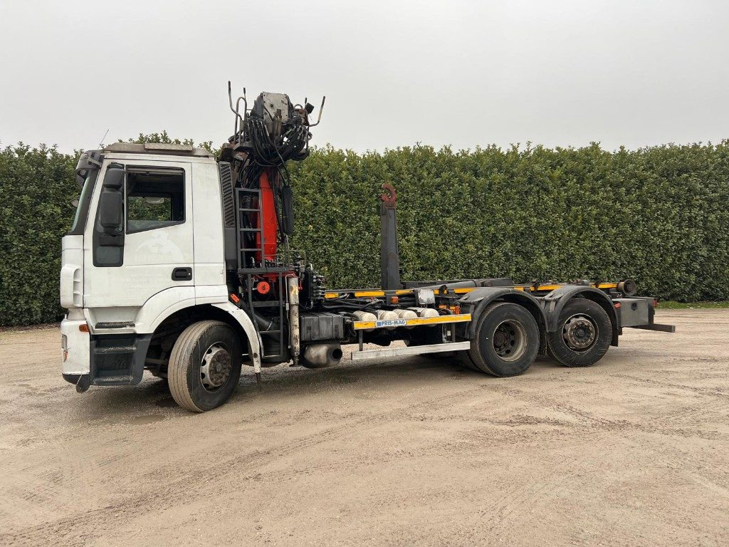 IVECO STRALIS 260S42 SCARRABILE USATO CON GRU - Hook lift truck: picture 2 IVECO STRALIS 260S42 SCARRABILE USATO CON GRU - Hook lift truck: picture 2