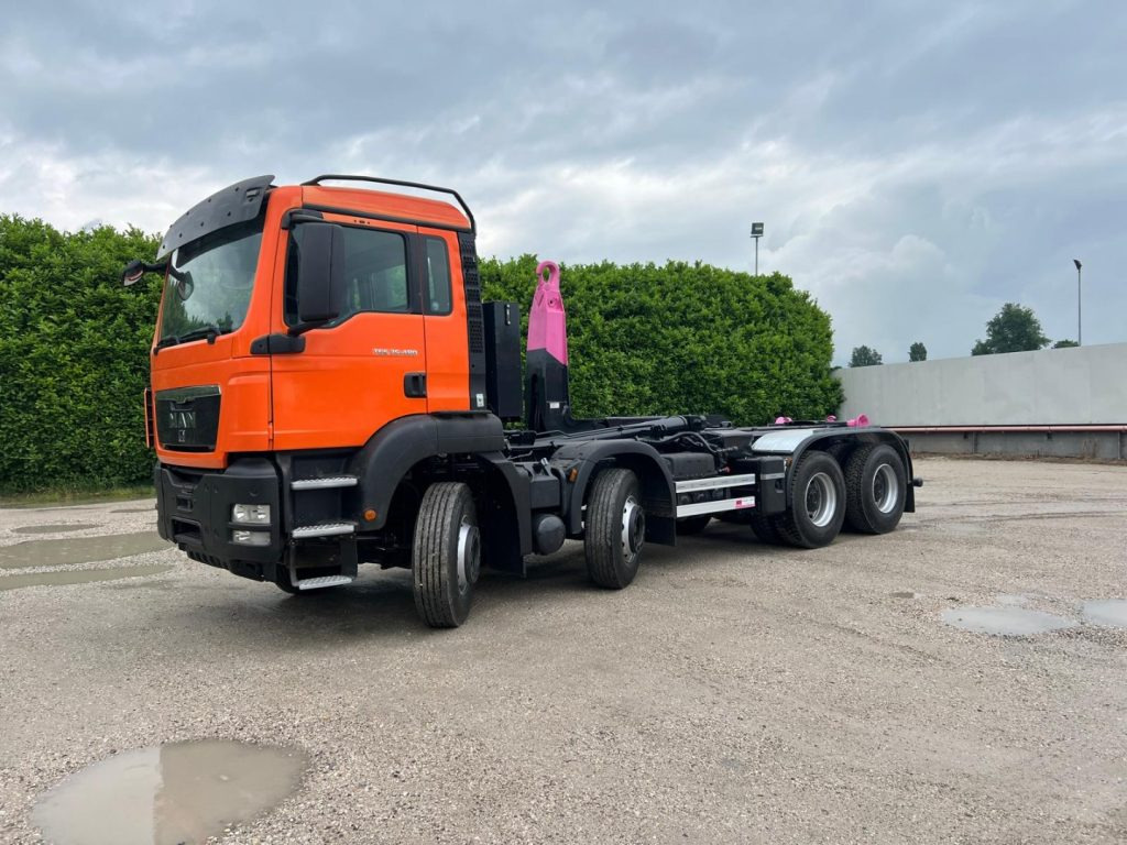 MAN TGS 35.480 SCARRABILE - Hook lift truck: picture 1 MAN TGS 35.480 SCARRABILE - Hook lift truck: picture 1