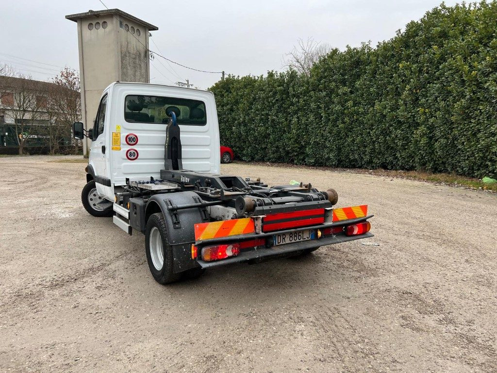 RENAULT MASCOTT SCARRABILE - Hook lift truck: picture 3 RENAULT MASCOTT SCARRABILE - Hook lift truck: picture 3