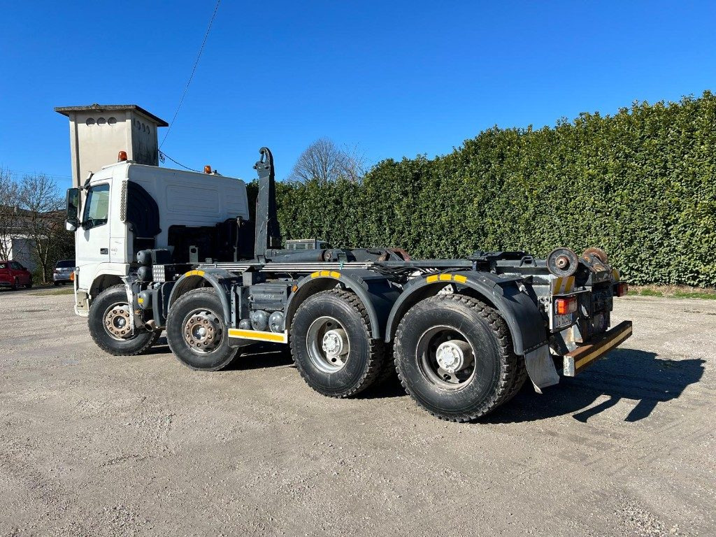 VOLVO FM440 SCARRABILE - Hook lift truck: picture 3 VOLVO FM440 SCARRABILE - Hook lift truck: picture 3