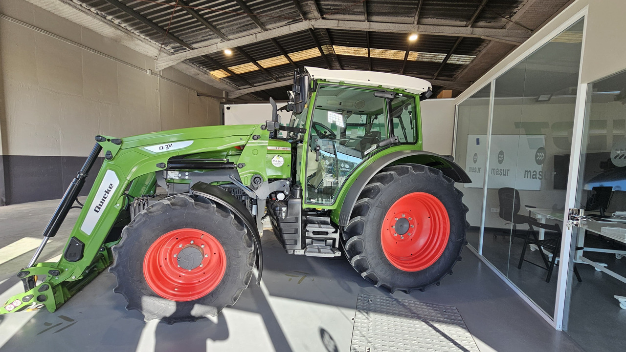FENDT 211S VARIO - Farm tractor: picture 1 FENDT 211S VARIO - Farm tractor: picture 1