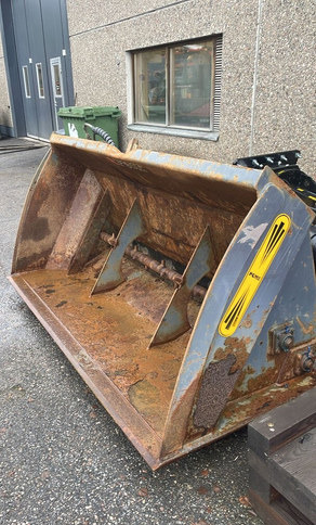 Pome1400 L - Sand/ Salt spreader: picture 3 Pome1400 L - Sand/ Salt spreader: picture 3