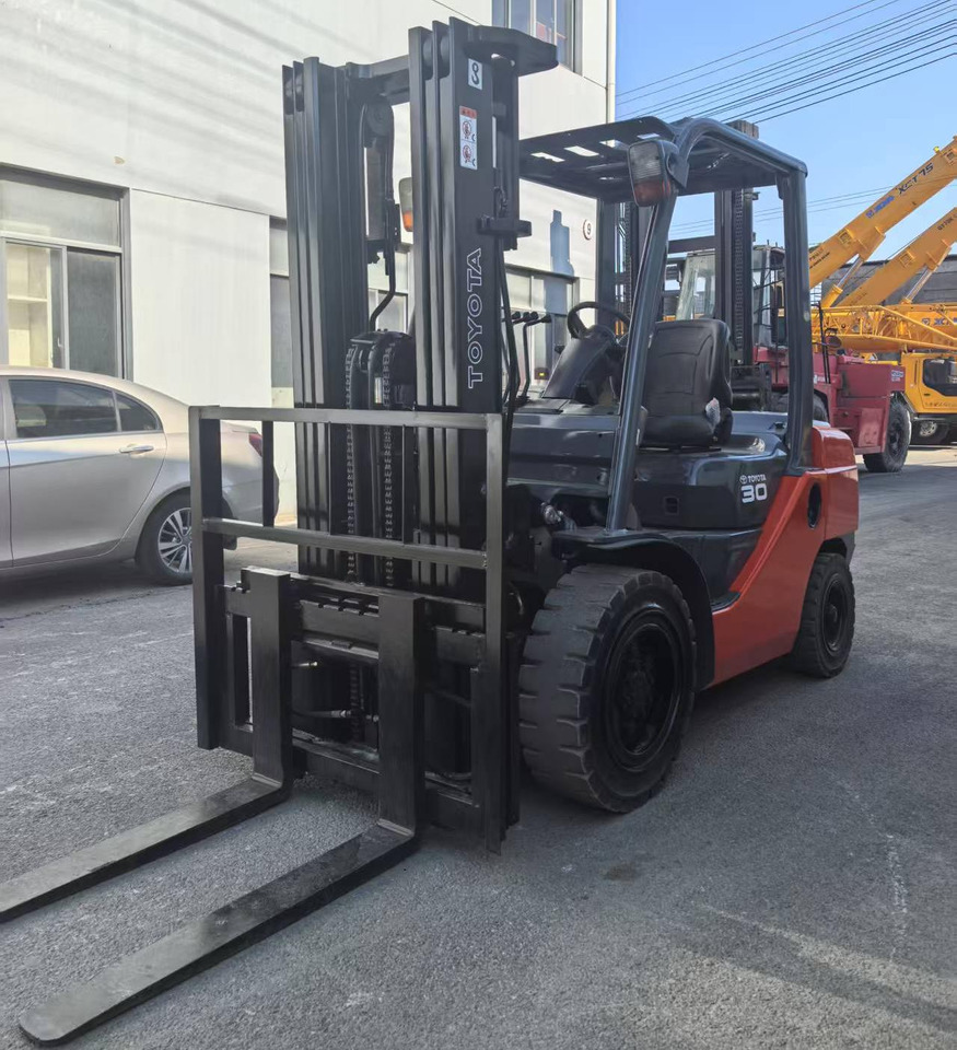 TOYOTA 8FD30 7FD30 FD50 FD100 Japan original 2.5ton 3Ton 3.5ton 5ton 7T 10t Used Diesel Forklift - Diesel forklift: picture 3 TOYOTA 8FD30 7FD30 FD50 FD100 Japan original 2.5ton 3Ton 3.5ton 5ton 7T 10t Used Diesel Forklift - Diesel forklift: picture 3