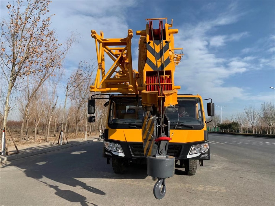 XCMG QY100K 100 ton truck crane - Mobile crane: picture 2 XCMG QY100K 100 ton truck crane - Mobile crane: picture 2