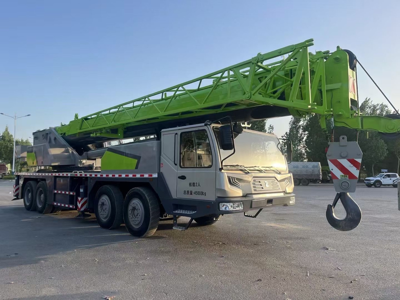 ZOOMLION ZTC700V 70 ton truck crane - Mobile crane: picture 2 ZOOMLION ZTC700V 70 ton truck crane - Mobile crane: picture 2