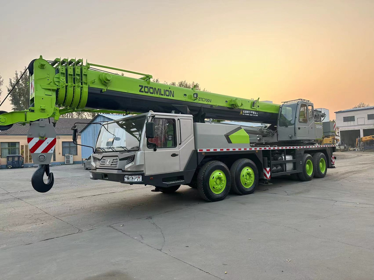 ZOOMLION ZTC700V QY70V 70 ton 80 ton 90 ton 100 ton 110 ton 120 ton used truck crane - Mobile crane: picture 2 ZOOMLION ZTC700V QY70V 70 ton 80 ton 90 ton 100 ton 110 ton 120 ton used truck crane - Mobile crane: picture 2