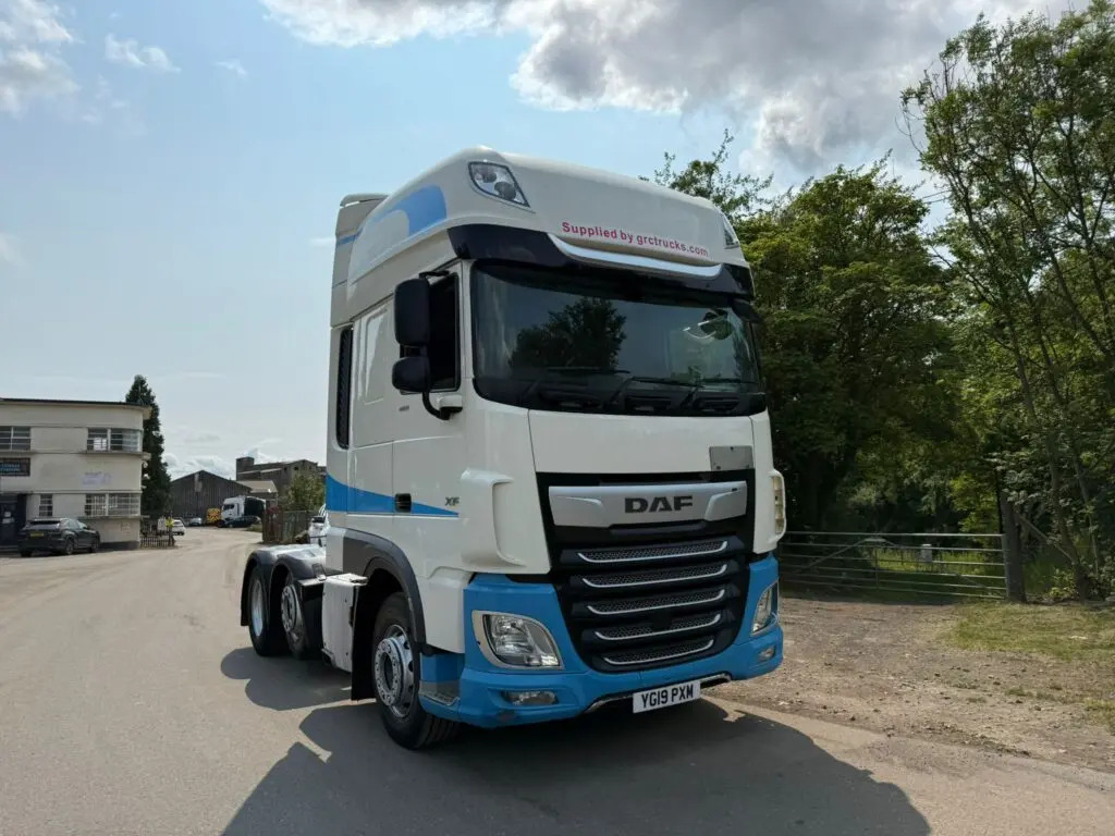 DAF XF 105 - Tractor unit: picture 2 DAF XF 105 - Tractor unit: picture 2