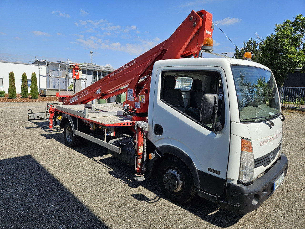 Nissan Cabstar CMC PLA 250 - 25m TOP nur 420 Stunden! - Truck mounted aerial platform: picture 5 Nissan Cabstar CMC PLA 250 - 25m TOP nur 420 Stunden! - Truck mounted aerial platform: picture 5