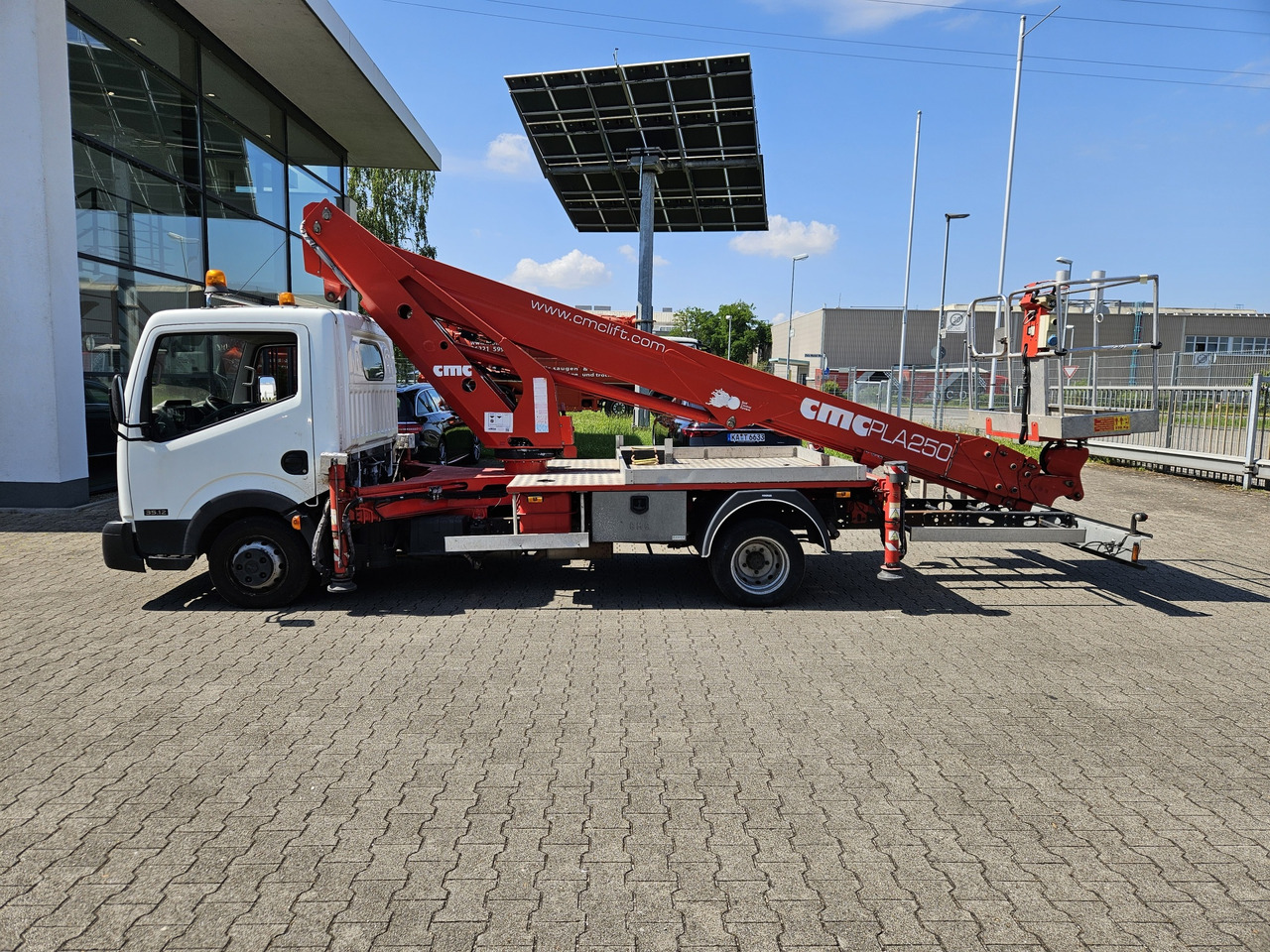 Nissan Cabstar CMC PLA 250 - 25m TOP nur 420 Stunden! - Truck mounted aerial platform: picture 1 Nissan Cabstar CMC PLA 250 - 25m TOP nur 420 Stunden! - Truck mounted aerial platform: picture 1