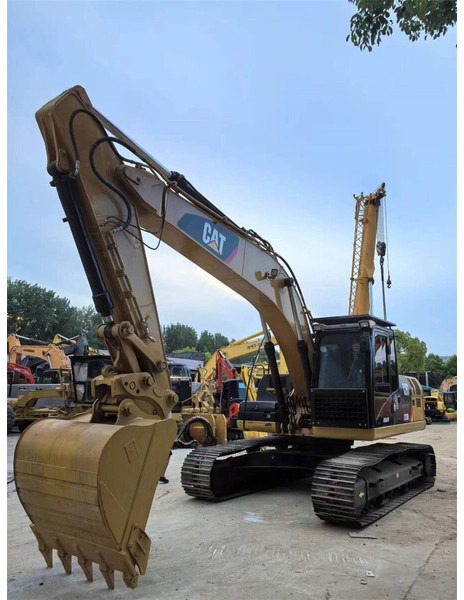 Caterpillar 320D2 - Crawler excavator: picture 3 Caterpillar 320D2 - Crawler excavator: picture 3