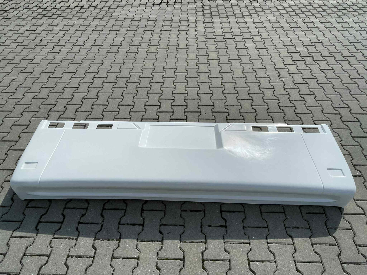 Zderzak tylny BOVA FUTURA Bova FUTURA - Bumper for Bus: picture 2 Zderzak tylny BOVA FUTURA Bova FUTURA - Bumper for Bus: picture 2