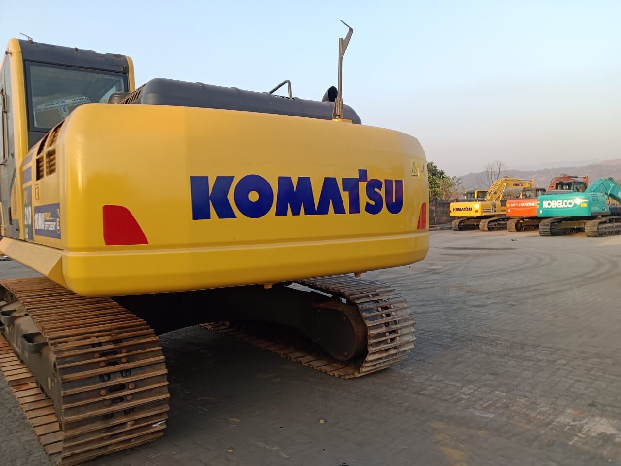 New Komatsu PC210 tracked excavator - Crawler excavator: picture 3 New Komatsu PC210 tracked excavator - Crawler excavator: picture 3
