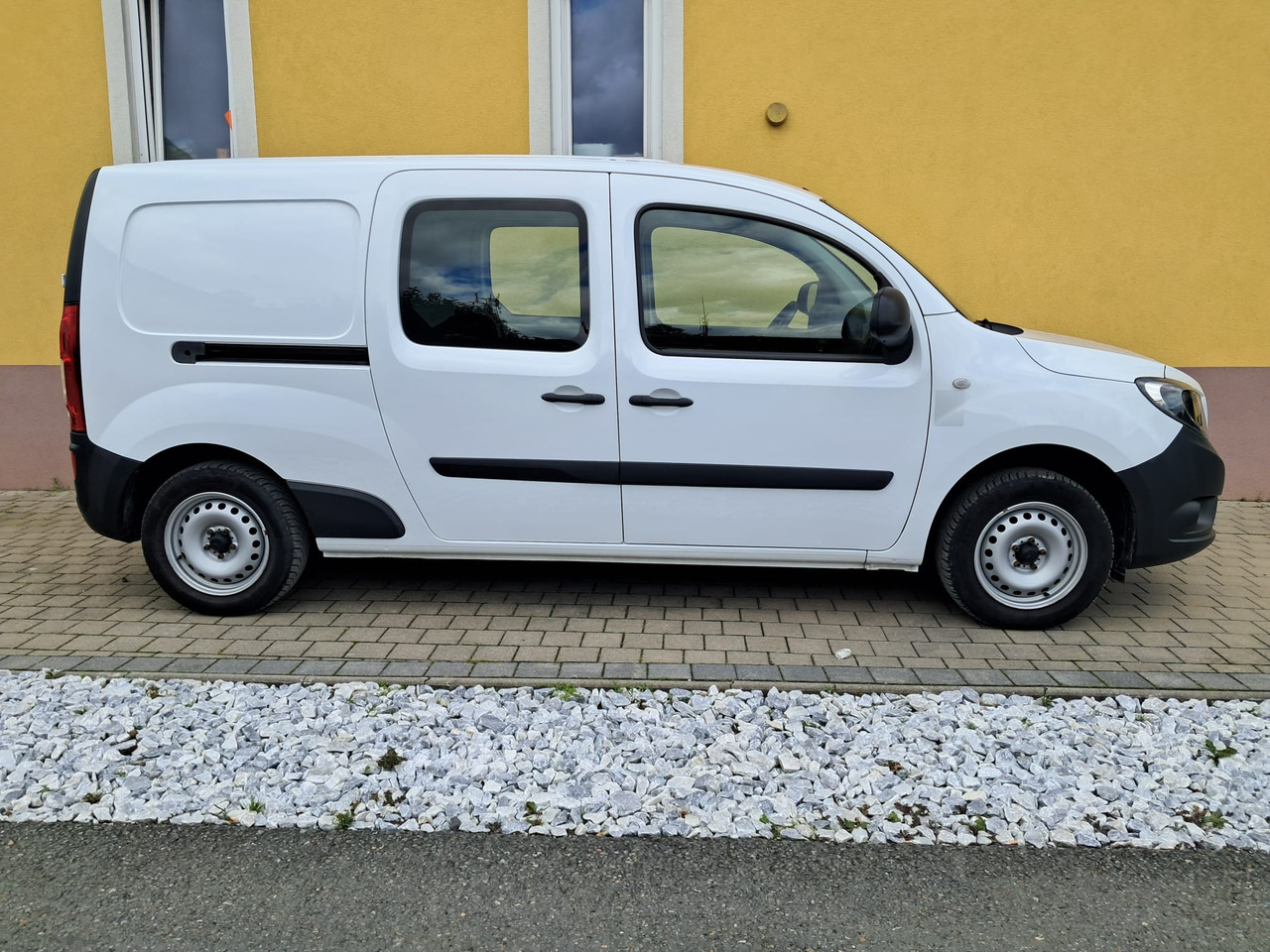 MERCEDES-BENZ Citan 109 CDI 5-Sitzer DKA | Schiebet. beids. | Klima | - Commercial vehicle, Combi van: picture 3 MERCEDES-BENZ Citan 109 CDI 5-Sitzer DKA | Schiebet. beids. | Klima | - Commercial vehicle, Combi van: picture 3