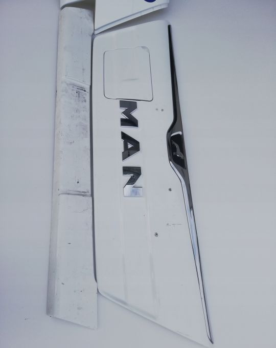ATRAPA GRILL MASKA MAN NEOPLAN AUTOBUS - Hood for Bus: picture 3 ATRAPA GRILL MASKA MAN NEOPLAN AUTOBUS - Hood for Bus: picture 3