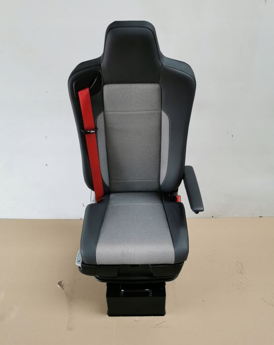 FOTEL RENAULT RANGE T GAMA PRAWY NOWY PNEUMATYCZNY - Seat for Truck: picture 1 FOTEL RENAULT RANGE T GAMA PRAWY NOWY PNEUMATYCZNY - Seat for Truck: picture 1