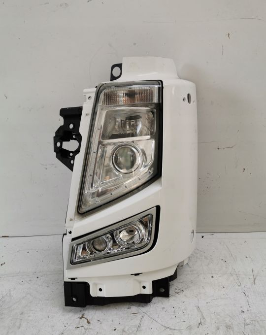 LAMPA GARNEK OKULAR VOLVO FH 13 lewy - Headlight: picture 1 LAMPA GARNEK OKULAR VOLVO FH 13 lewy - Headlight: picture 1