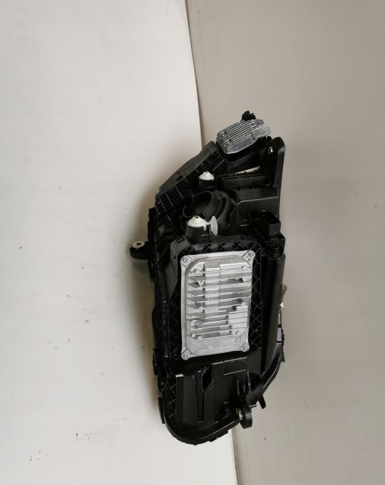 LAMPA MERCEDES C KLASA A2059065906 LIFT LEWA - Headlight for Truck: picture 3 LAMPA MERCEDES C KLASA A2059065906 LIFT LEWA - Headlight for Truck: picture 3