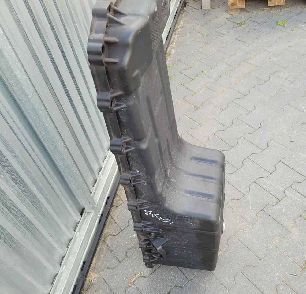 MISKA OLEJOWA RENAULT GAMA VOLVO FH 13 LITRÓW - Oil pan for Truck: picture 2 MISKA OLEJOWA RENAULT GAMA VOLVO FH 13 LITRÓW - Oil pan for Truck: picture 2