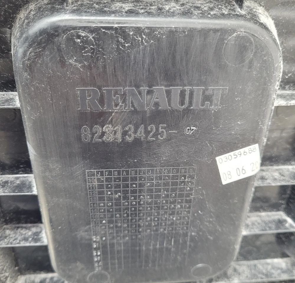 SCHOWEK LODOWKI RENAULT RANGE T 82313425 wysoka kabina - Cab and interior for Truck: picture 5 SCHOWEK LODOWKI RENAULT RANGE T 82313425 wysoka kabina - Cab and interior for Truck: picture 5