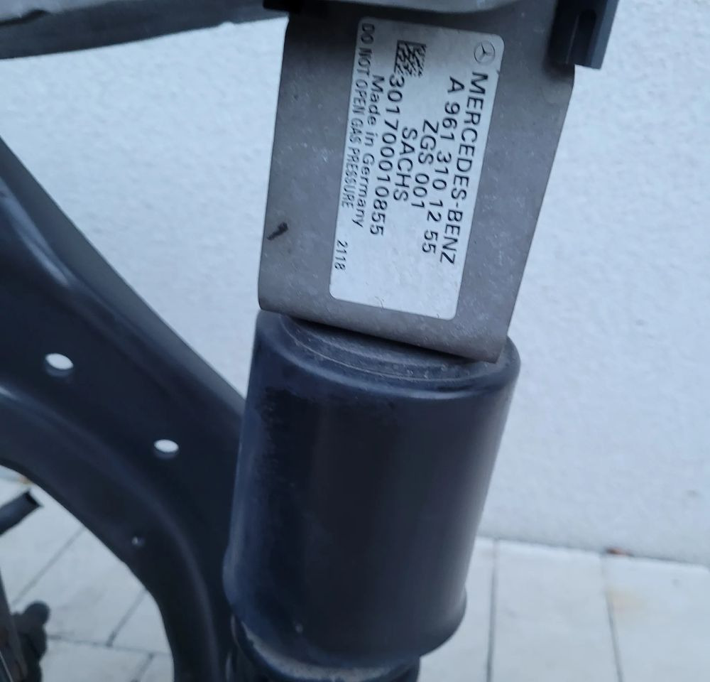 ZAWIESZENIE KABINY MERCEDES ACTROS MP4 - Cab suspension for Truck: picture 2 ZAWIESZENIE KABINY MERCEDES ACTROS MP4 - Cab suspension for Truck: picture 2