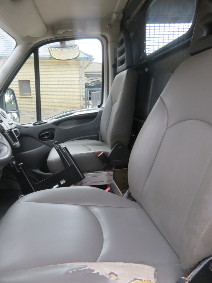 Panel van Iveco Daily 50C15 - 4X2: picture 14