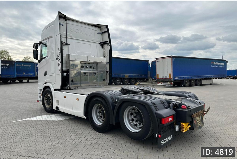Scania S650 Topline, Euro 6, 6x2 / Retarder / Standklima / PTO / Leather / Sliding 5th wheel, Intarder - Tractor unit: picture 4 Scania S650 Topline, Euro 6, 6x2 / Retarder / Standklima / PTO / Leather / Sliding 5th wheel, Intarder - Tractor unit: picture 4