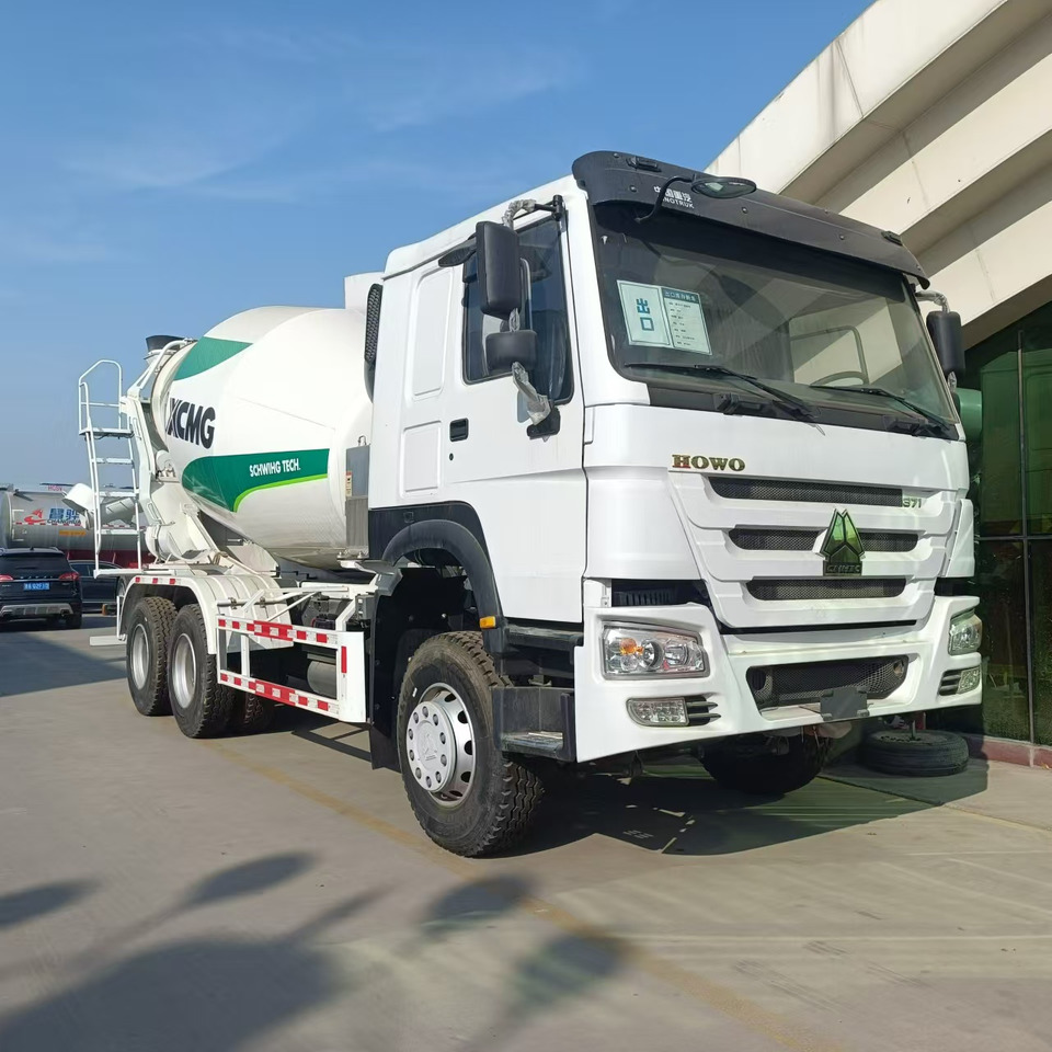 HOWO 6*4 Cement Mixer Truck - Construction machinery: picture 2 HOWO 6*4 Cement Mixer Truck - Construction machinery: picture 2
