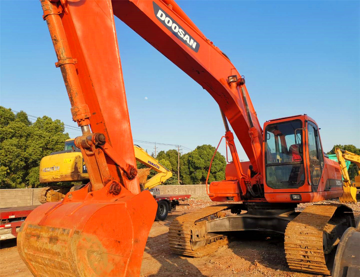 DOOSAN Crawler Excavator DH225 Click Here for Discount - Crawler excavator: picture 4 DOOSAN Crawler Excavator DH225 Click Here for Discount - Crawler excavator: picture 4