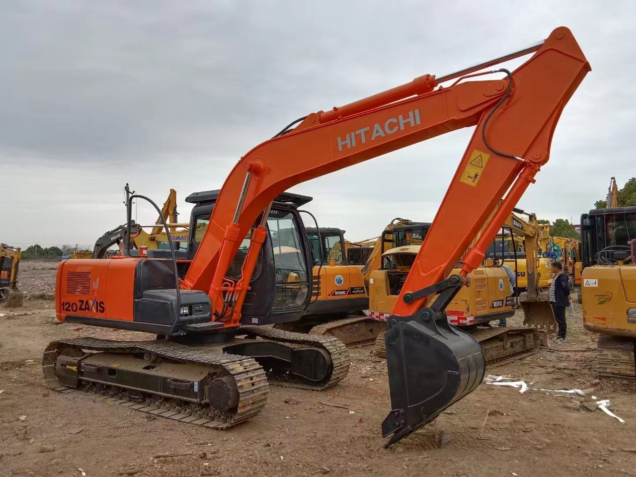 HITACHI Wheel Excavator ZX120 Click Here for Discount - Wheel excavator: picture 2 HITACHI Wheel Excavator ZX120 Click Here for Discount - Wheel excavator: picture 2