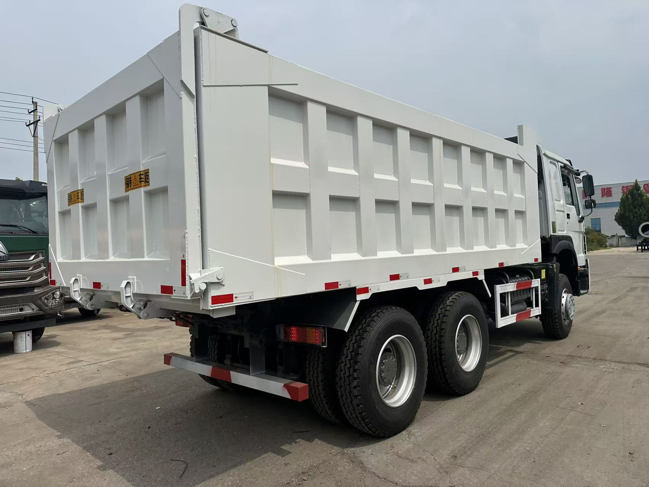 HOWO Howo Dump truck 6✖4 White - Tipper: picture 4 HOWO Howo Dump truck 6✖4 White - Tipper: picture 4