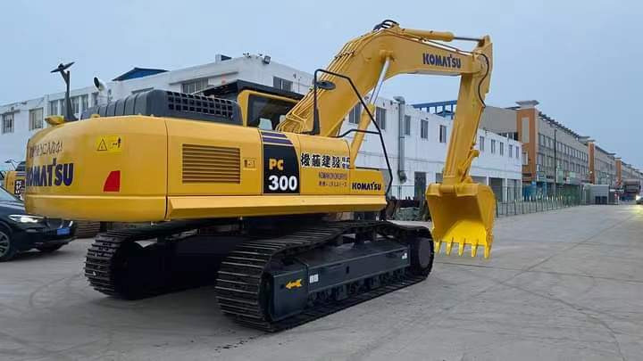 KOMATSU PC300-8 Excavator | Ultra Low Hours 4,200 | One Owner | Full Service History - Crawler excavator: picture 2 KOMATSU PC300-8 Excavator | Ultra Low Hours 4,200 | One Owner | Full Service History - Crawler excavator: picture 2