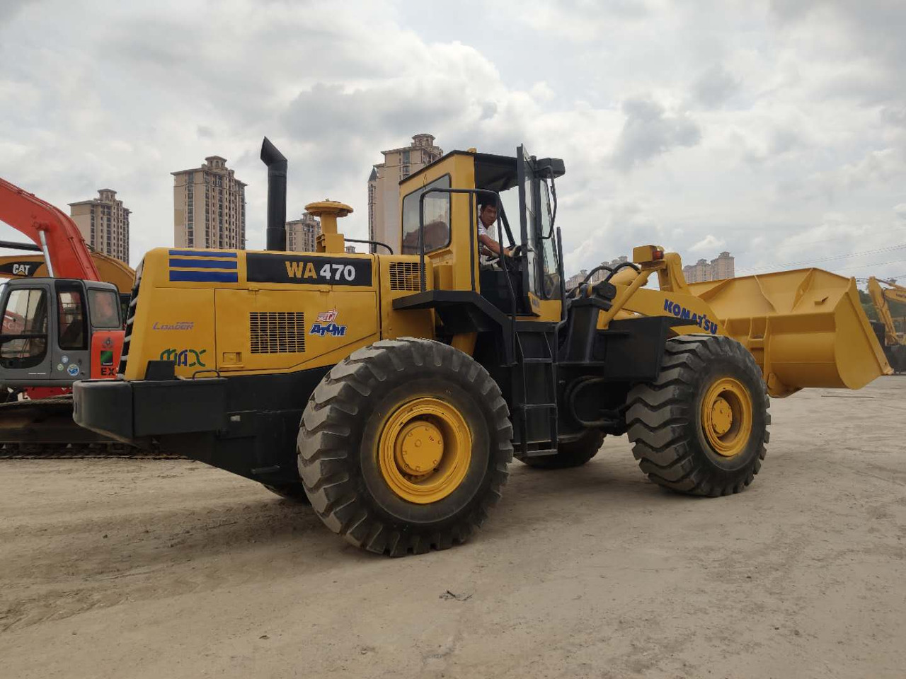 KOMATSU WA470-3 Wheel Loader Click for Discount - Wheel loader: picture 4 KOMATSU WA470-3 Wheel Loader Click for Discount - Wheel loader: picture 4