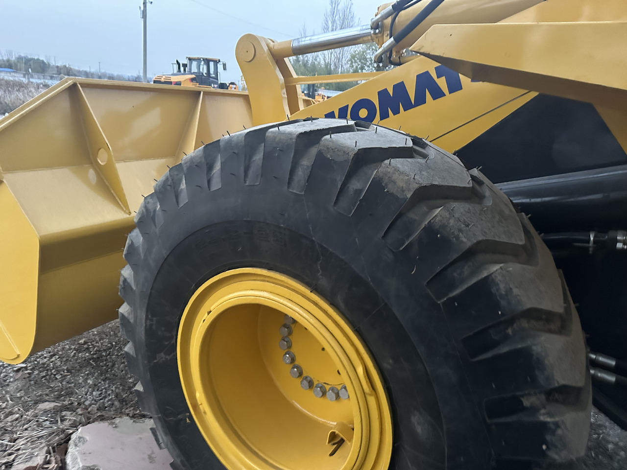 Wheel loader KOMATSU Wheel Loader 380-3 Click Here for Discount: picture 13 Wheel loader KOMATSU Wheel Loader 380-3 Click Here for Discount: picture 13