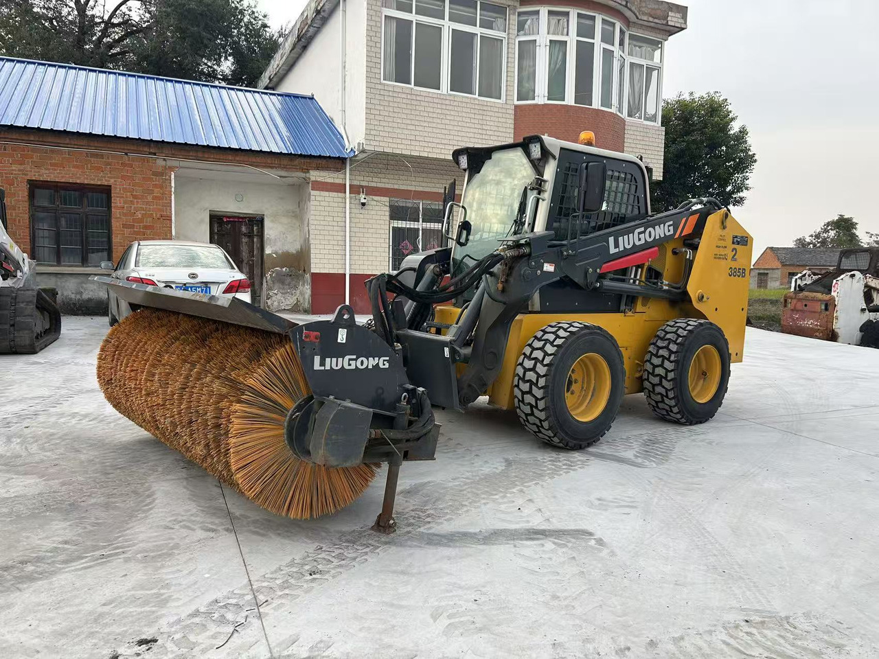 Liugong 385B Skid Steer Loader Click for Discount - Skid steer loader: picture 1 Liugong 385B Skid Steer Loader Click for Discount - Skid steer loader: picture 1