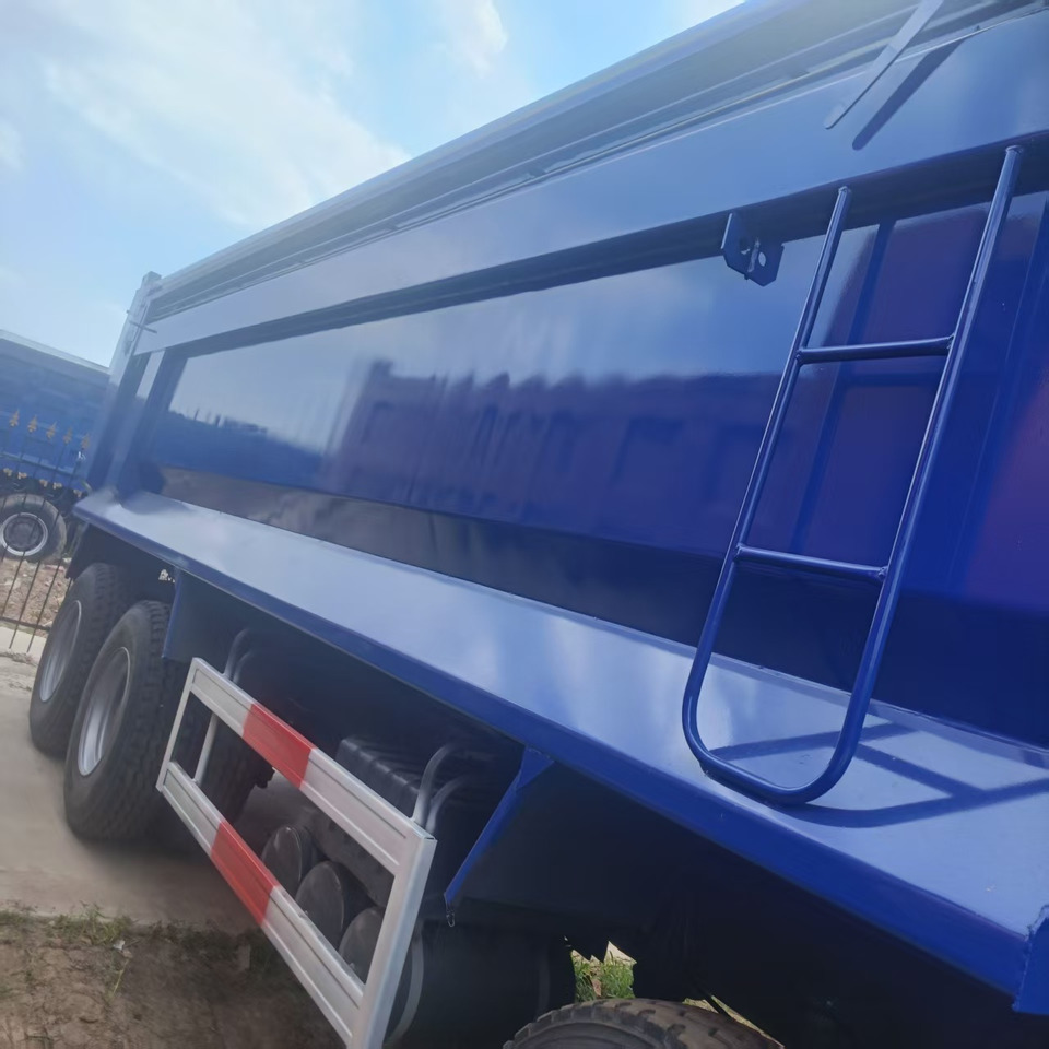 SINOTRUK HOWO NX400 8X4 - Tipper: picture 3 SINOTRUK HOWO NX400 8X4 - Tipper: picture 3