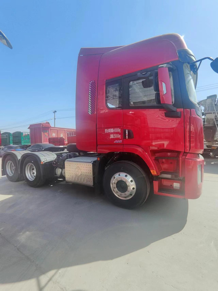 SINOTRUK Delong X5000 6X4 Automatic Tractor - Tractor unit: picture 1 SINOTRUK Delong X5000 6X4 Automatic Tractor - Tractor unit: picture 1