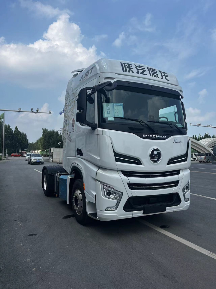 SINOTRUK Delong X6000 Tractor Unit 4X2 Automatic Transmission - Tractor unit: picture 1 SINOTRUK Delong X6000 Tractor Unit 4X2 Automatic Transmission - Tractor unit: picture 1