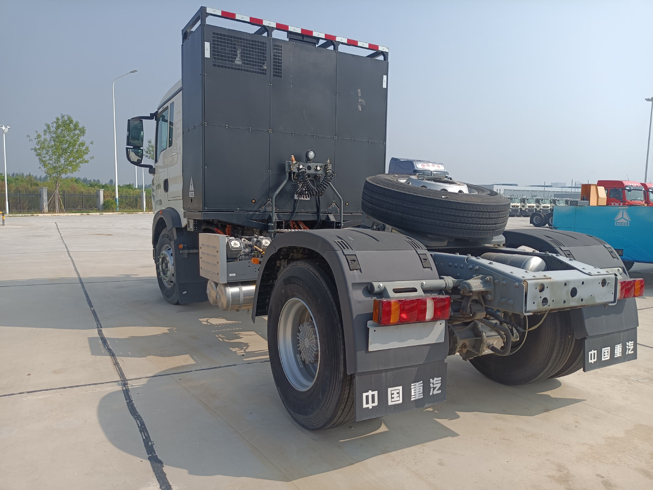 SINOTRUK HOWO TX 4x2 E-Tractor Unit Zero Emission Maximum Profit - Tractor unit: picture 4 SINOTRUK HOWO TX 4x2 E-Tractor Unit Zero Emission Maximum Profit - Tractor unit: picture 4
