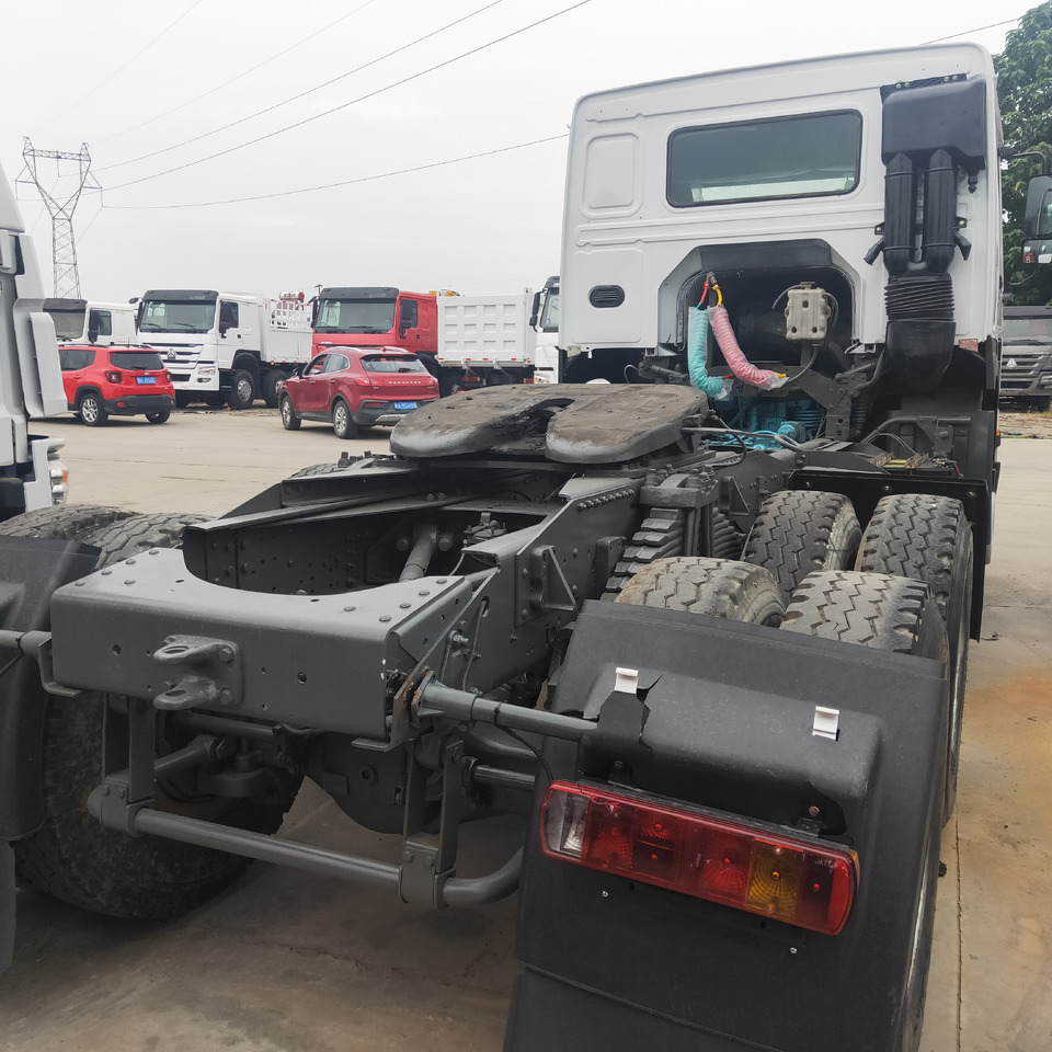SINOTRUK HOWO371 - Tractor unit: picture 5 SINOTRUK HOWO371 - Tractor unit: picture 5