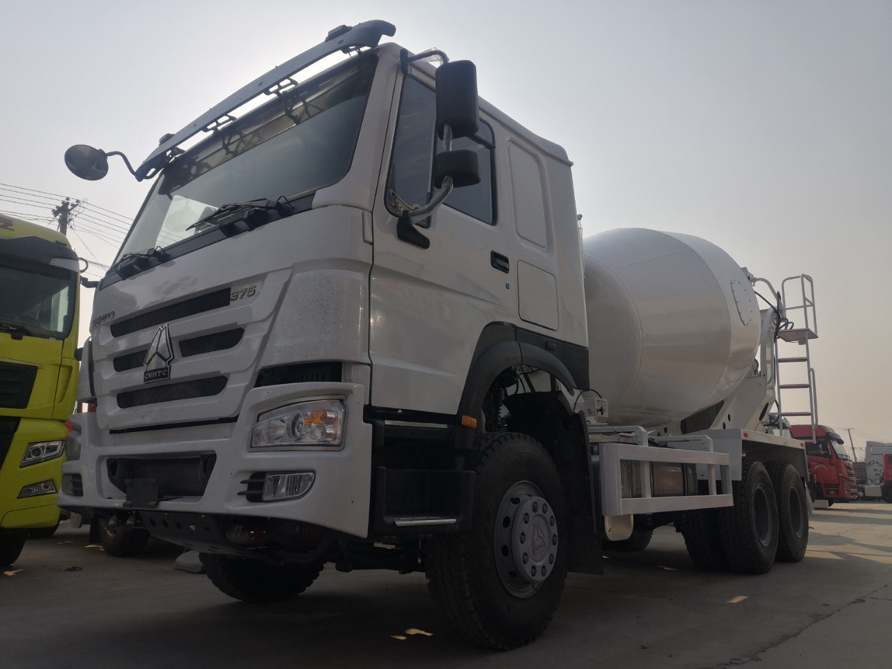 HOWO 10Cube Cement Mixer Truck 6*4 Click Here for Discount - Truck: picture 4 HOWO 10Cube Cement Mixer Truck 6*4 Click Here for Discount - Truck: picture 4