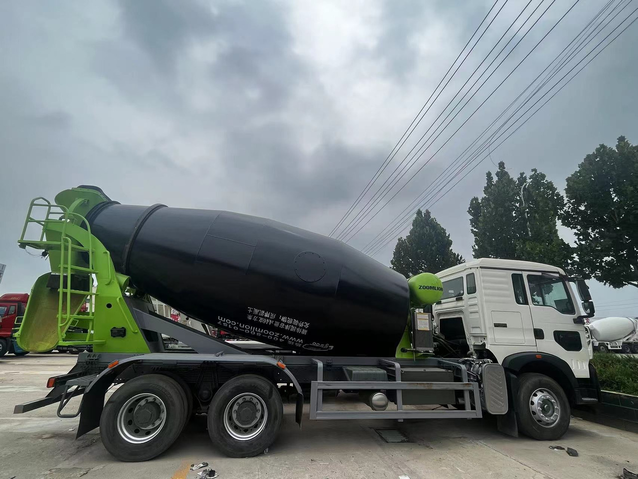HOWO TX350 Cement Mixer Truck - Truck: picture 1 HOWO TX350 Cement Mixer Truck - Truck: picture 1