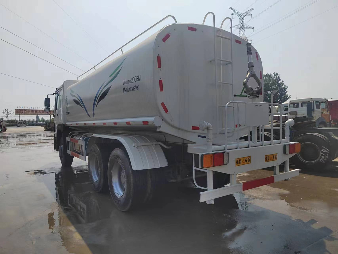 HOWO Water Tanker Click Here for Discount - Utility/ Special vehicle: picture 4 HOWO Water Tanker Click Here for Discount - Utility/ Special vehicle: picture 4