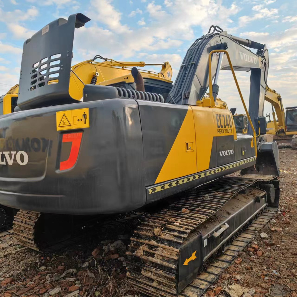VOLVO Excavator EC240 Click for Discount - Crawler excavator: picture 2 VOLVO Excavator EC240 Click for Discount - Crawler excavator: picture 2