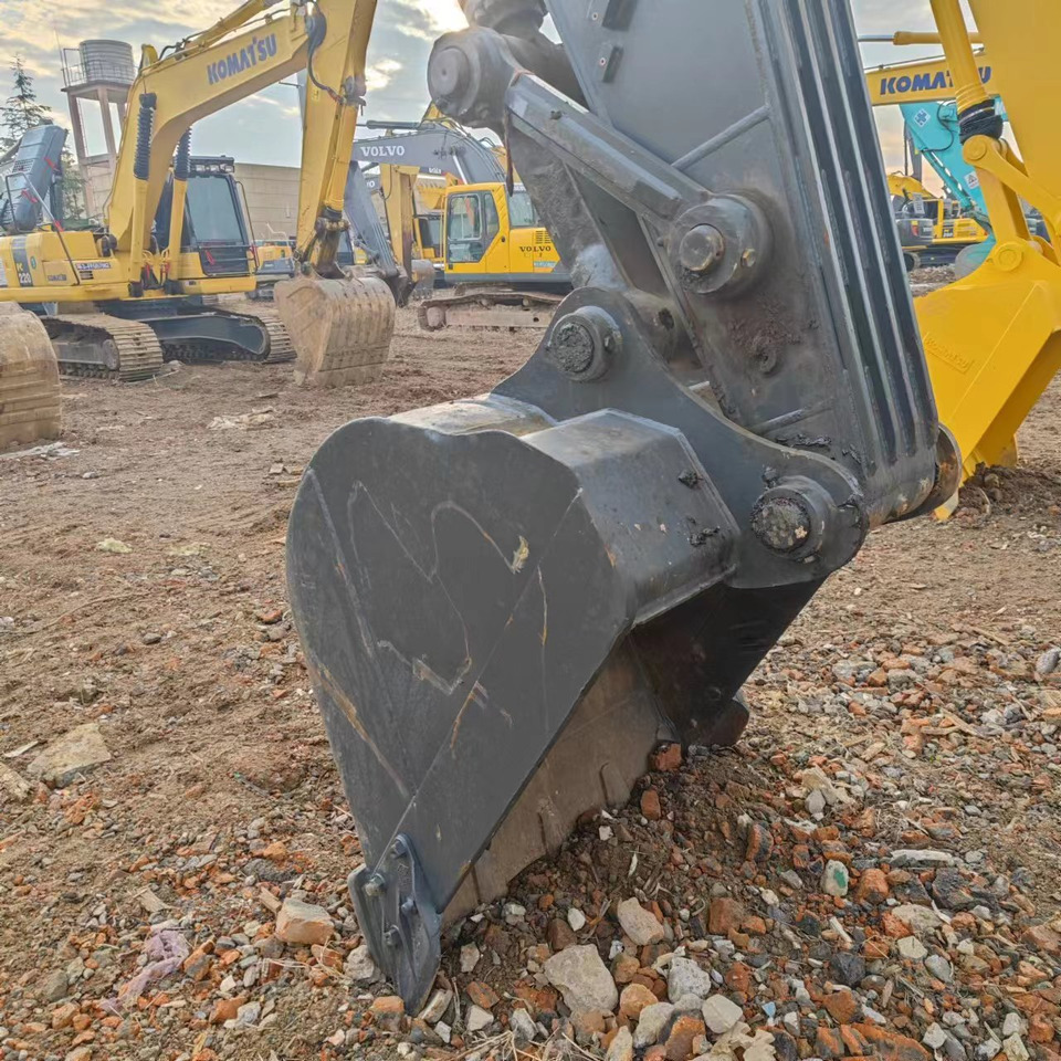 VOLVO Excavator EC240 Click for Discount - Crawler excavator: picture 3 VOLVO Excavator EC240 Click for Discount - Crawler excavator: picture 3